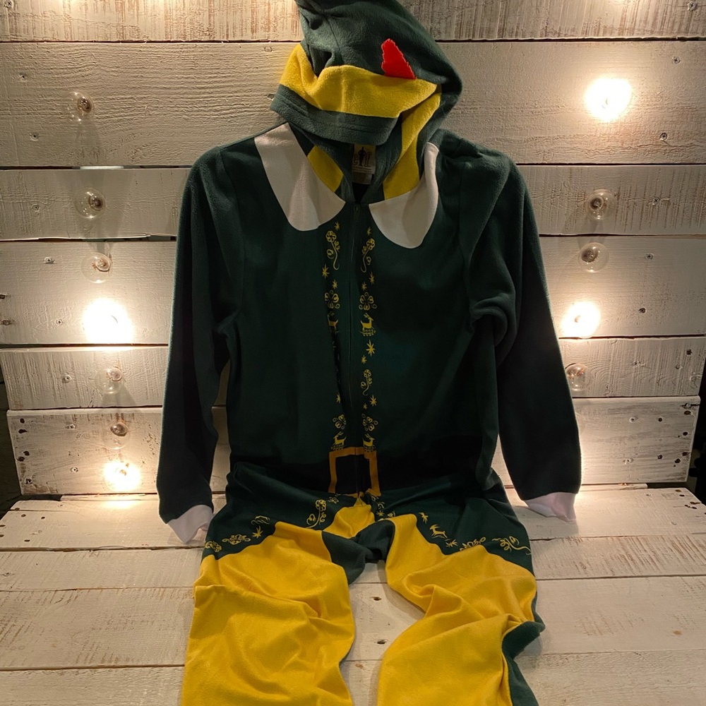 Elf one piece pajamas children’s size 10-12 excellent used condition